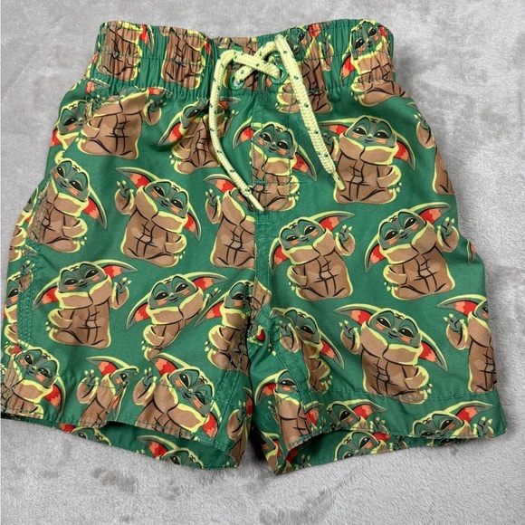 Disney Star Wars X Gap Baby Yoda Grogu Green Swim Trunks Boardshorts 18-24 M - Picture 2 of 16